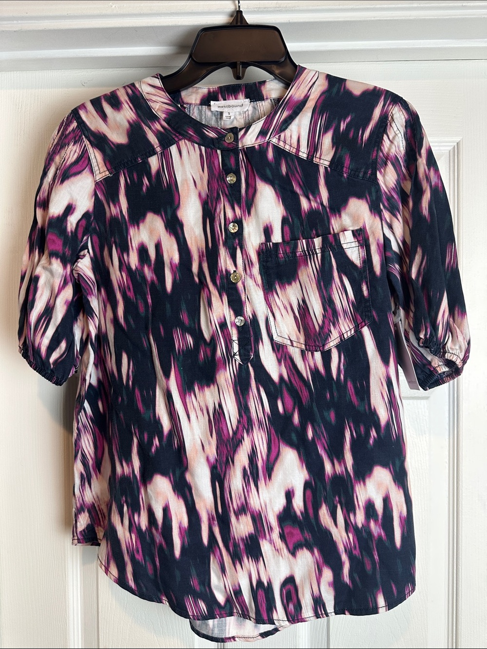 Westbound Short Sleeve Button Up Top
Size Small NWT